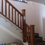 ringhiera in legno rovere con capitelli