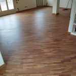 Creazioni in legno interno e esterno pulizia e riverniciatura di una pavimentazione in legno.33